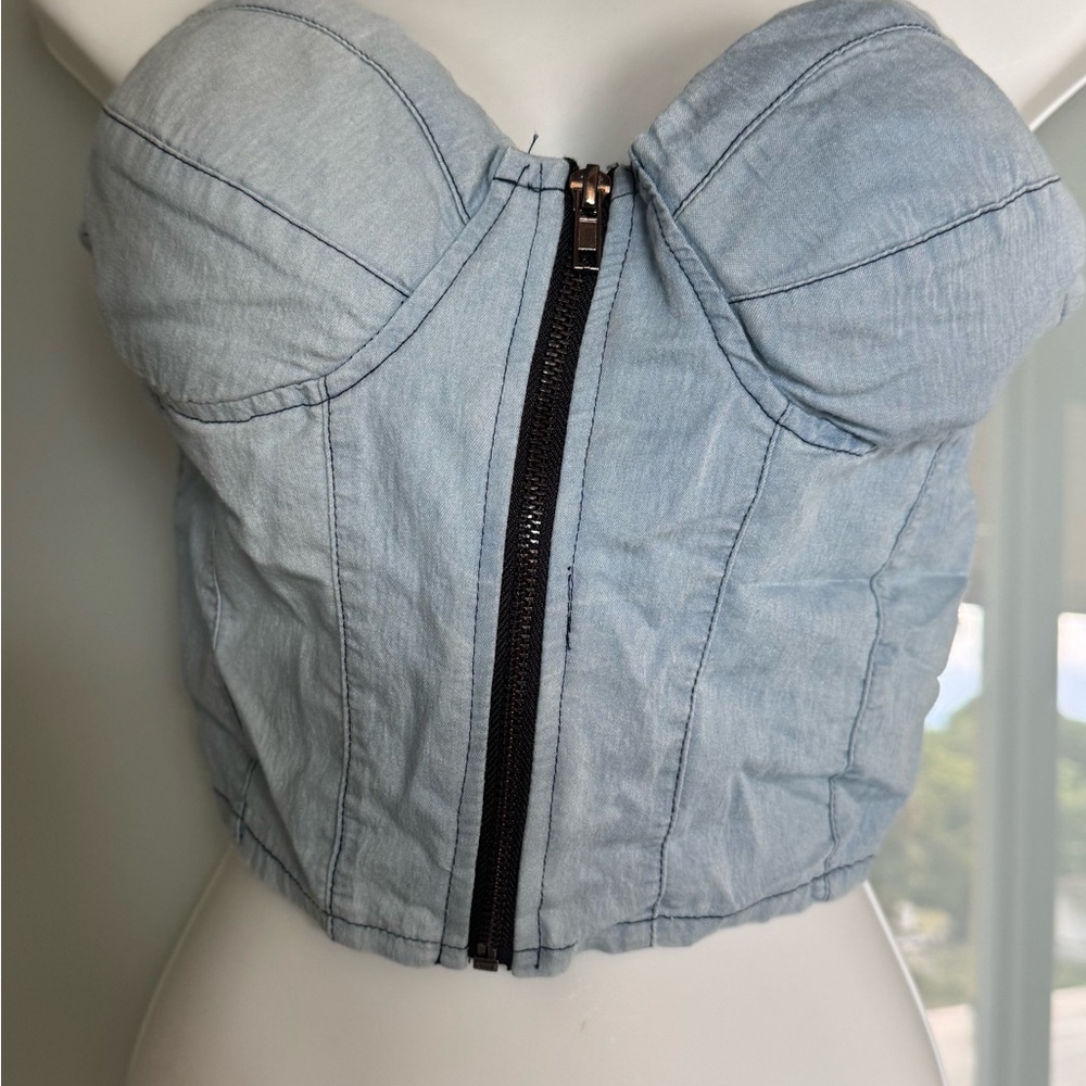 Chic Denim Blue Crop Top with Zipper